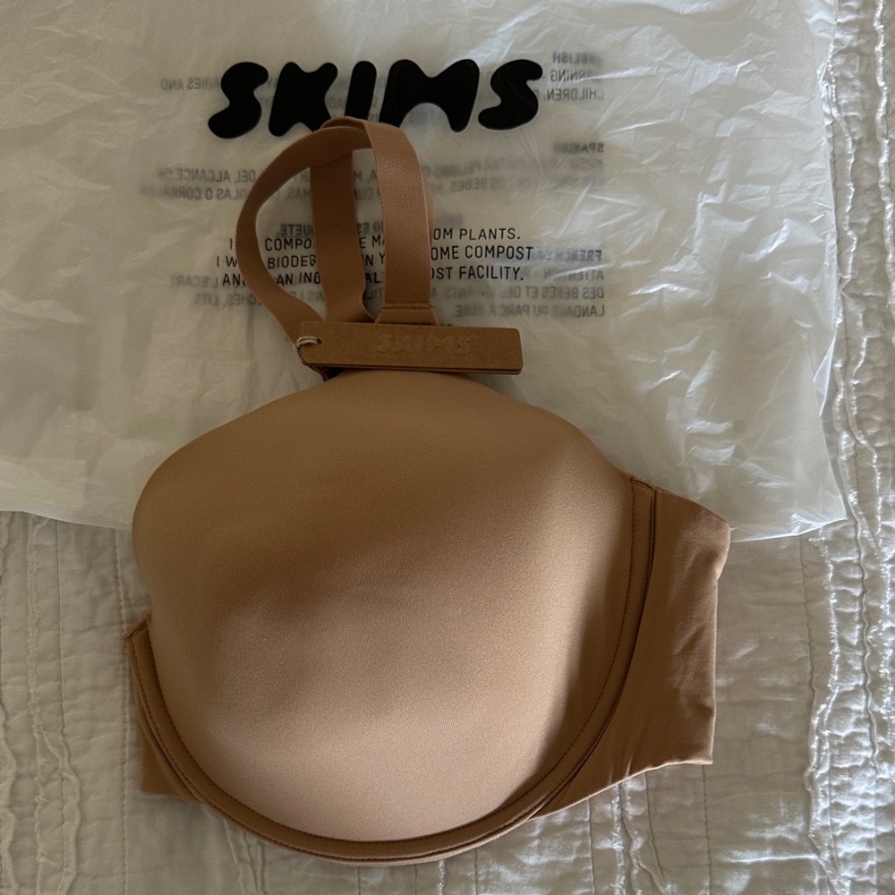 SKIMS Nude Bra with Supportive Design